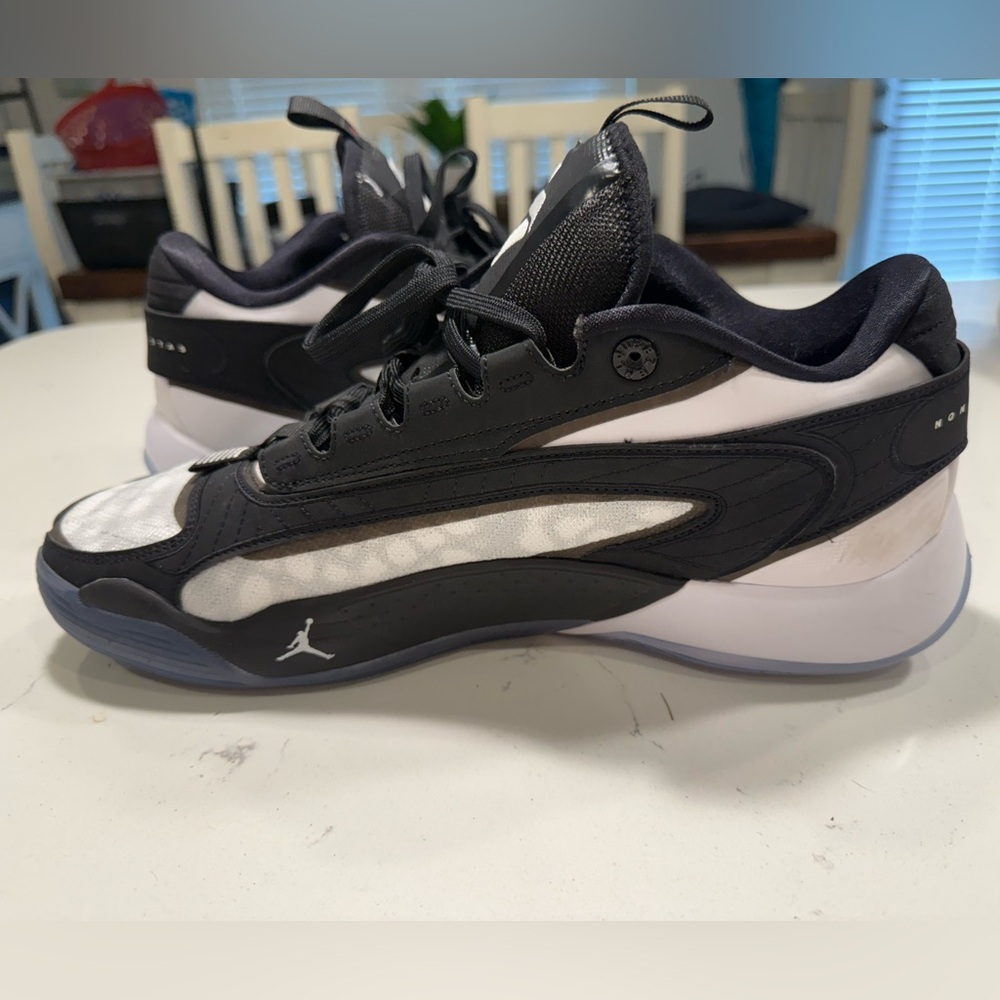 Nike Jordan Black and White Athletic Shoes Sleek Design